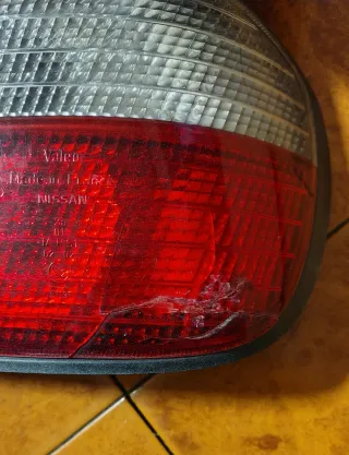 Pilotos Traseros Nissan Primera 1997