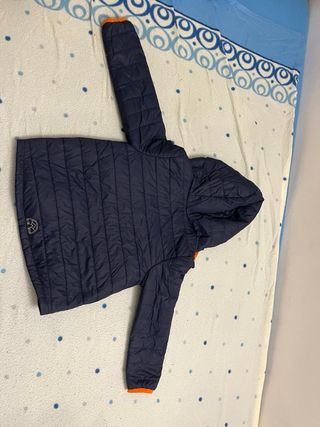 Chaqueta Quechua azul y naranja