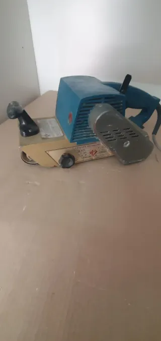 Lijadora de banda Virutex