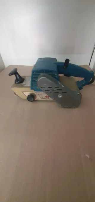 Lijadora de banda Virutex