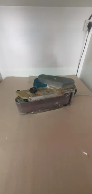 Lijadora de banda Virutex