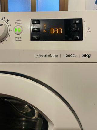 Lavadora Indesit 8kg 1200 rpm Inverter Motor