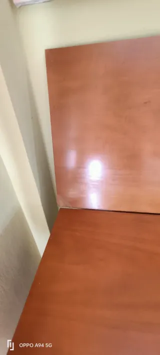 Mueble de madera para maquina de coser