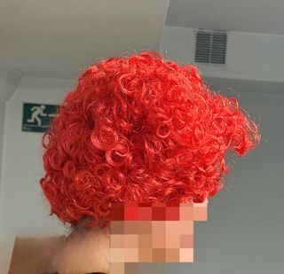 Peluca rizada roja