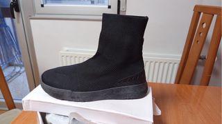 Botín elástico negro (Tengo 2 pares )