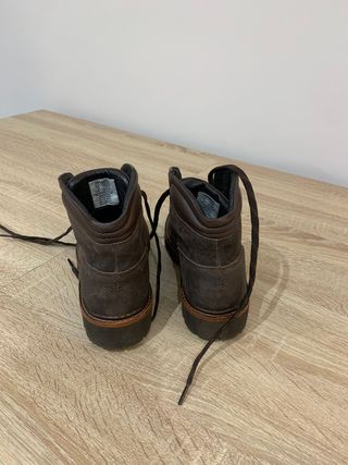 Botas Dockers de cuero marrones