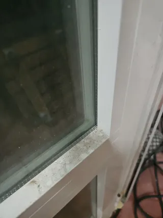 Ventana aluminio abatible climalit con persiana