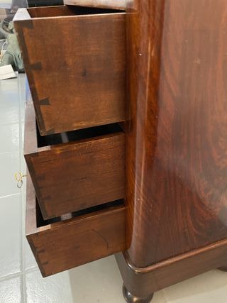 Elegante secreter antiguo tapa mármol