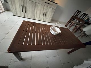 Mesa de madera para terraza