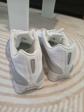 Nike Shox Blancas y Plateadas Talla 42