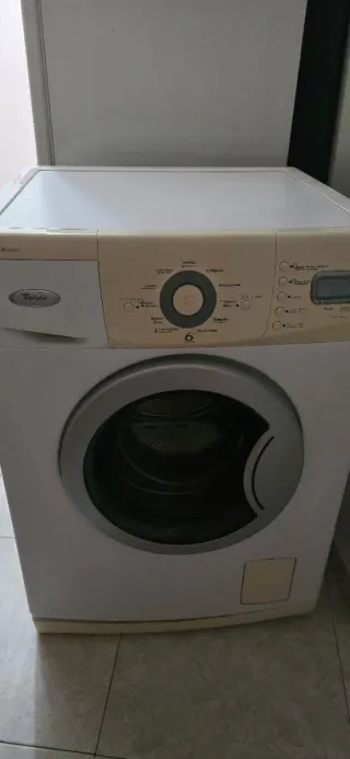 Lavatrice Whirlpool 8kg dettagli d'uso