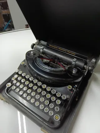 Remington Noiseless Portable máquina de escribir