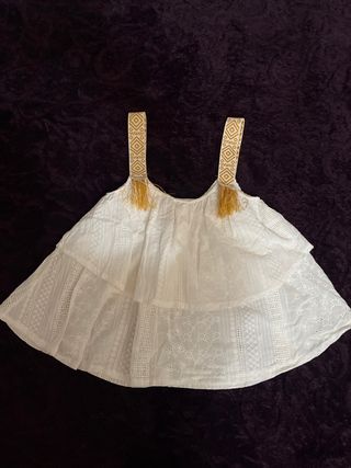 Blusa de tirantes con bordados