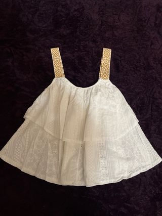 Blusa de tirantes con bordados