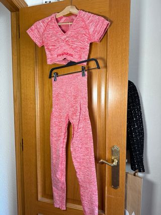 Conjunto Prozis rojo efecto push up