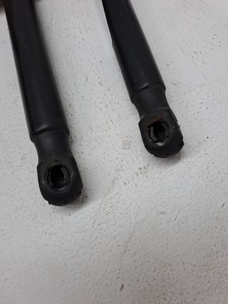 AMORTIGUADORES MALETERO / PORTON PEUGEOT BIPPER