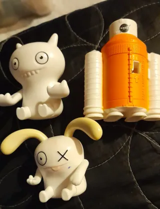 Dos lotes de Figuras Rabbids 2008+ regalo