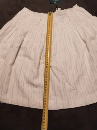 Falda blanca con rayas plateadas
