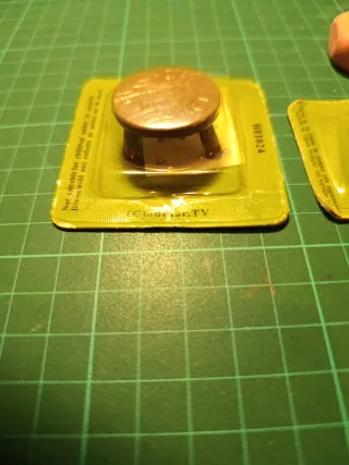 Figuritas Junior.TV HE1024 y HE1039