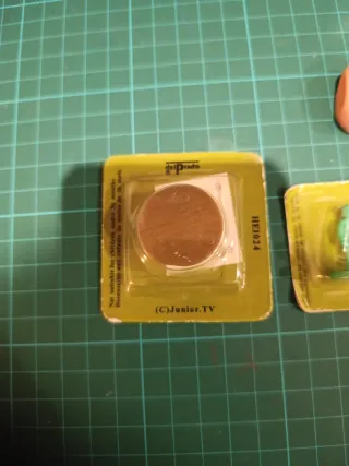 Figuritas Junior.TV HE1024 y HE1039