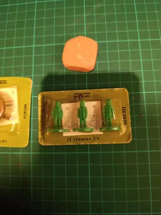 Figuritas Junior.TV HE1024 y HE1039