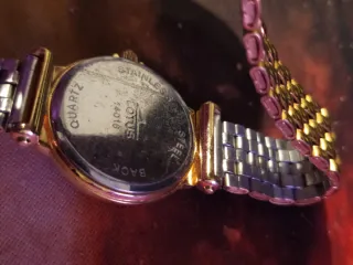 Reloj clásico Lotus Dorado para Mujer