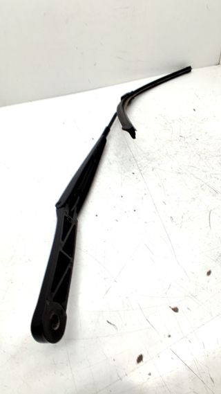 BRAZO LIMPIA DELANTERO IZQUIERDO VOLKSWAGEN PASSAT