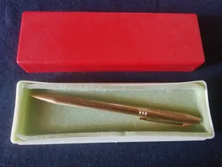 Bolígrafo chapado en oro