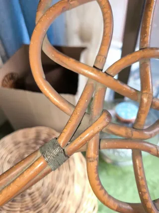 Sacudidor de alfombras antiguo mimbre