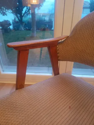 Poltrona Guilleumas in legno e tessuto