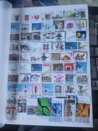 Lote de Sellos Postales Variados y HB