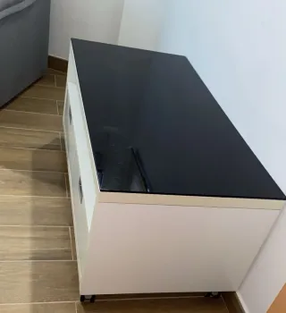 Mesita auxiliar moderna