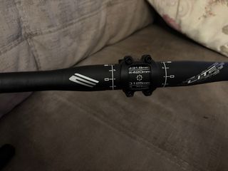 Manillar de carretera negro