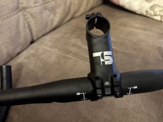 Manillar de carretera negro