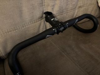 Manillar de carretera negro