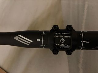 Manillar de carretera negro