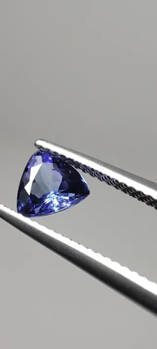 Tanzanita talla Trillion