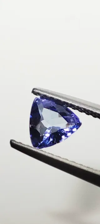 Tanzanita talla Trillion