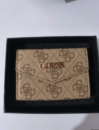 Tarjetero Guess Marrón y Dorado