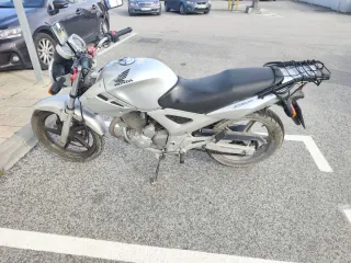 Honda CBF 250 Plata