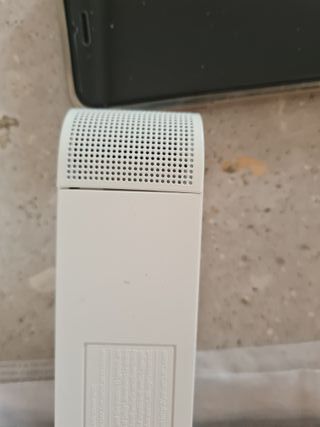 Barra de sonido/subwoofer blanca Samsung HW-S811B