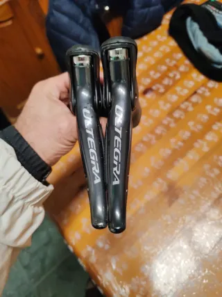 Manetas Shimano Ultegra Di2 10-11v.