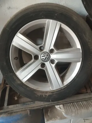 2 ,Llantas Volkswagen 7 ,con Neumáticos