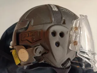 Casco hockey patines con visera