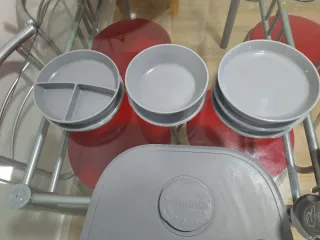 Lote Twistshake: Platos, Mantel y vasos