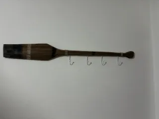 Perchero de madera estilo remo