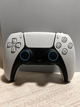 Consola PS5 con 2 mandos y base de carga