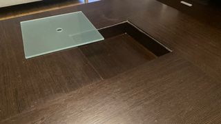 Mesa de centro cuadrada madera oscura con cristal