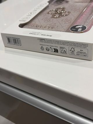 Funda Guess iPhone 17 con correa