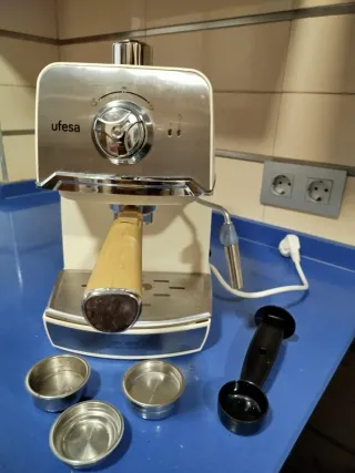 Cafetera Espresso Ufesa CE7238 Cream